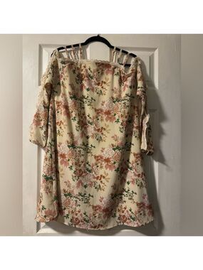 Entro Women’s Floral Peep Long Sleeve Cream Lace Trim Medium